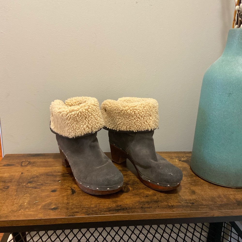 UGG Lyynnea Clog - Charcoal - Women’s 8